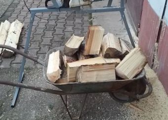 Stojan na rezanie dreva cirkular z motorovej pily