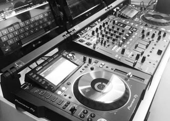 Pioneer DJ Tour system 2x CDJ-TOUR1 & DJM-TOUR1 DJ Package eu